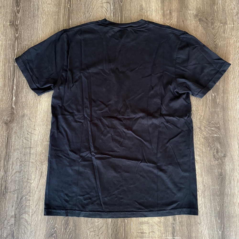 Heath Ledger Joker Dark Night RARE Batman Tee in Cop Uniform - Picture 8 of 9